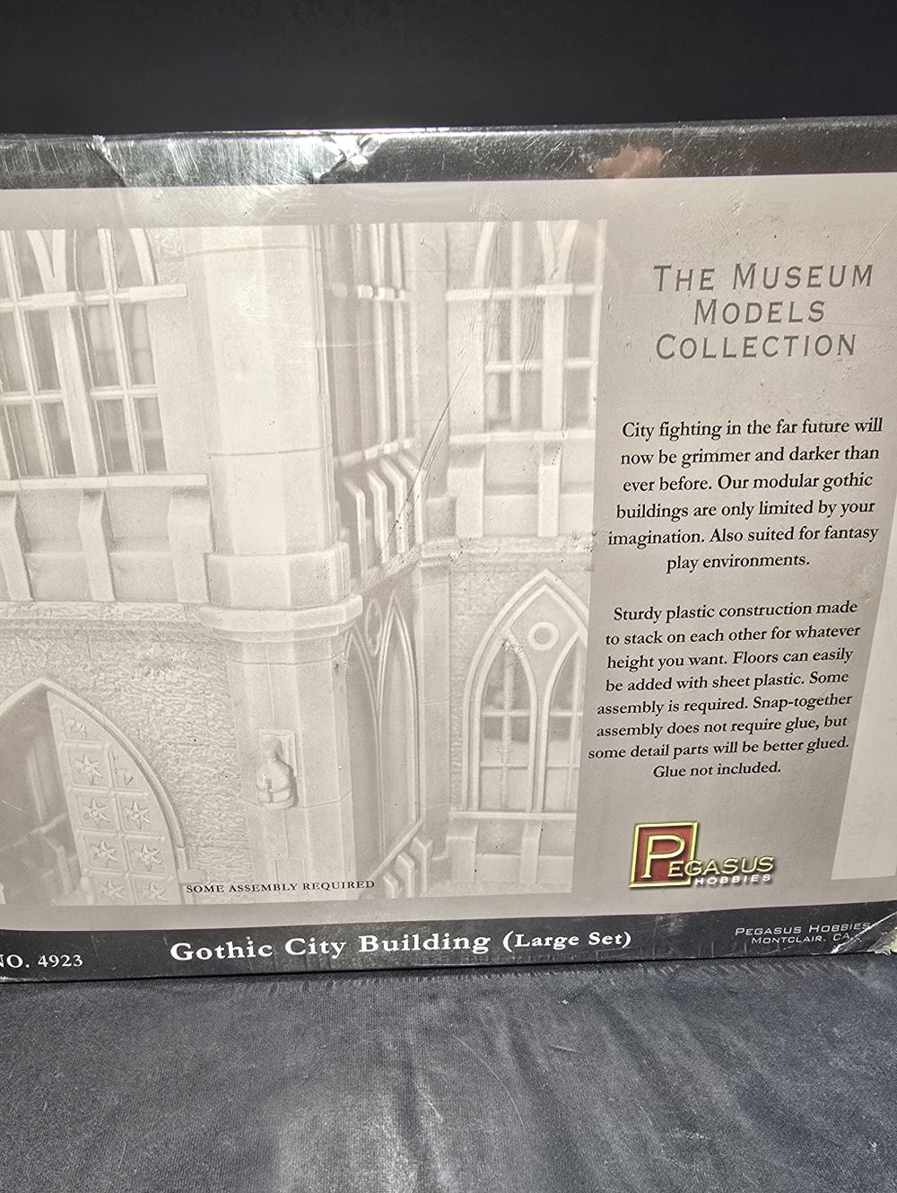 Pegasus Gothic City Building Large Set - Plastic Model Building Kit - 28mm - Picture 3 of 12